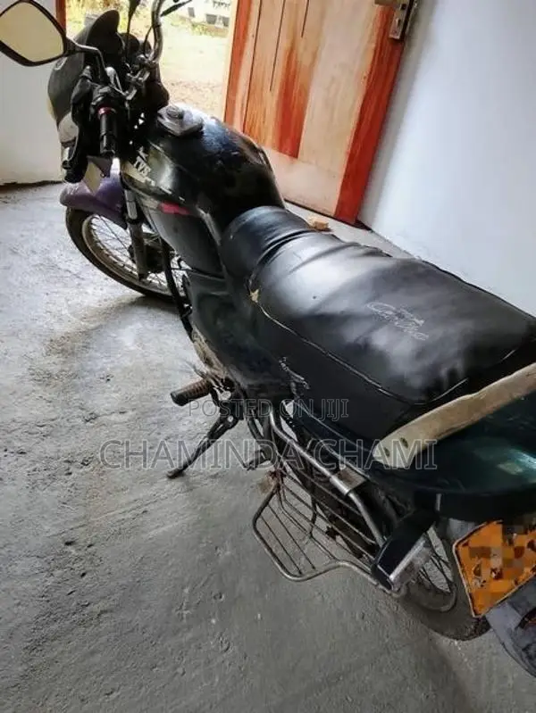 TVS Centra 2005