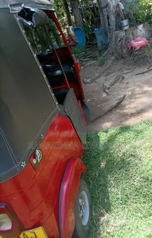 Bajaj RE 2012