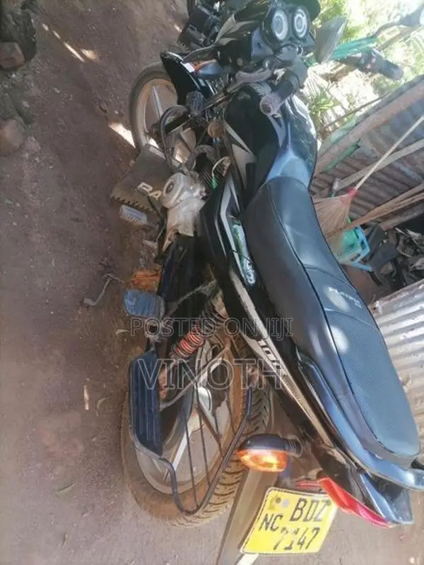 Bajaj Platina 100 ES 2016