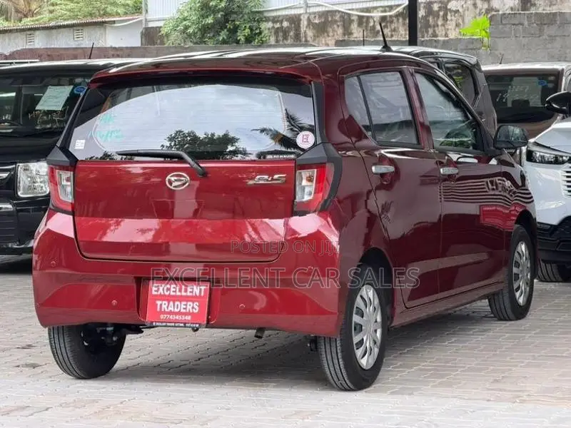 Daihatsu Mira ES SA3 2025