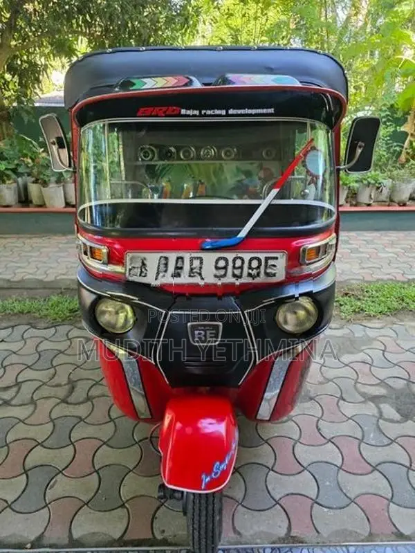 Bajaj RE 2015