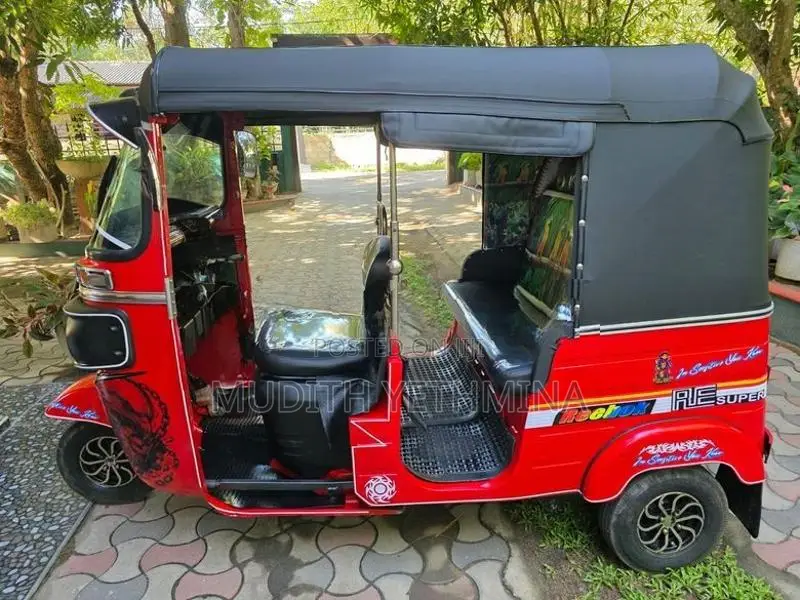 Bajaj RE 2015