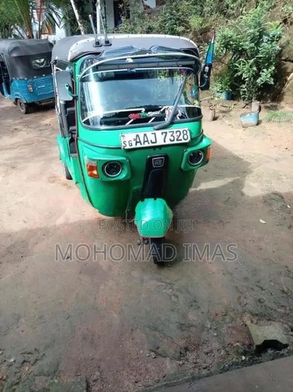 Bajaj RE 2013