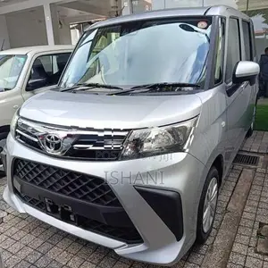 Toyota Roomy 2023