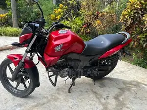 Honda CB Trigger 2012