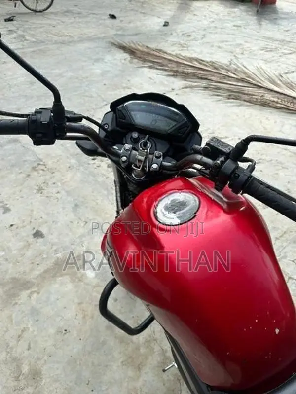 Honda CB Trigger 2012