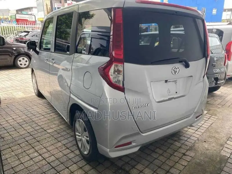 Toyota Roomy 2023