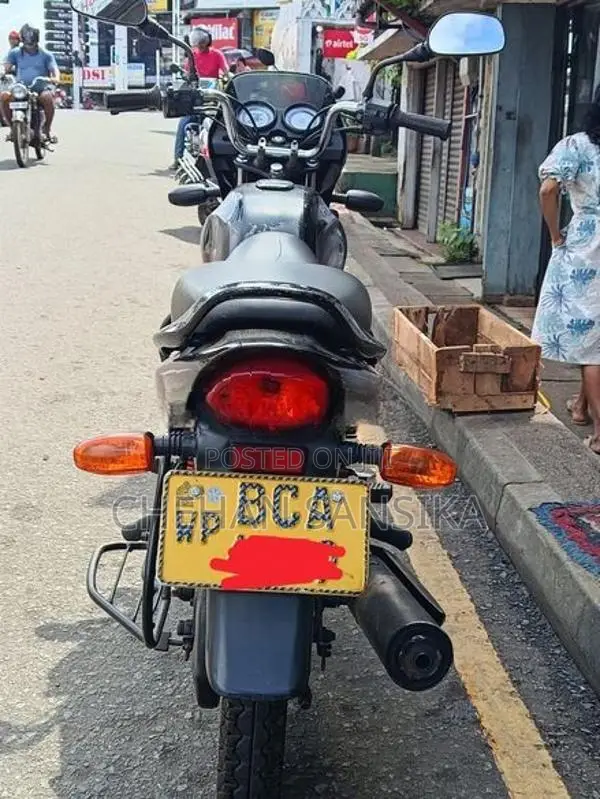 Bajaj Platina 100 2015