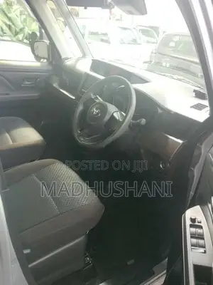 Toyota Roomy 2023