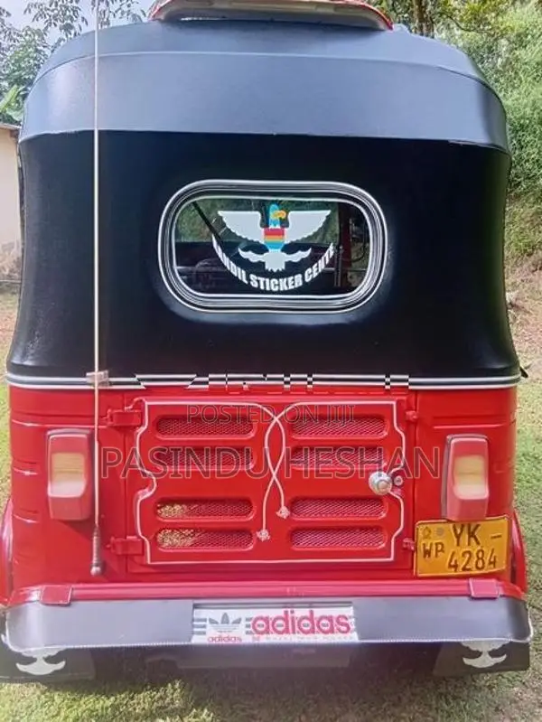 Bajaj RE 4 stroke 2011