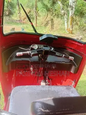 Bajaj RE 4 stroke 2011