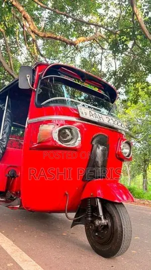 Bajaj RE 2013