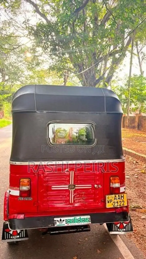 Bajaj RE 2013