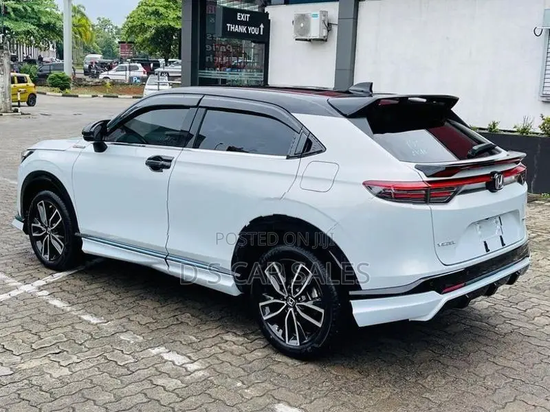 Honda Vezel Z Play Moonroof BKit 2026