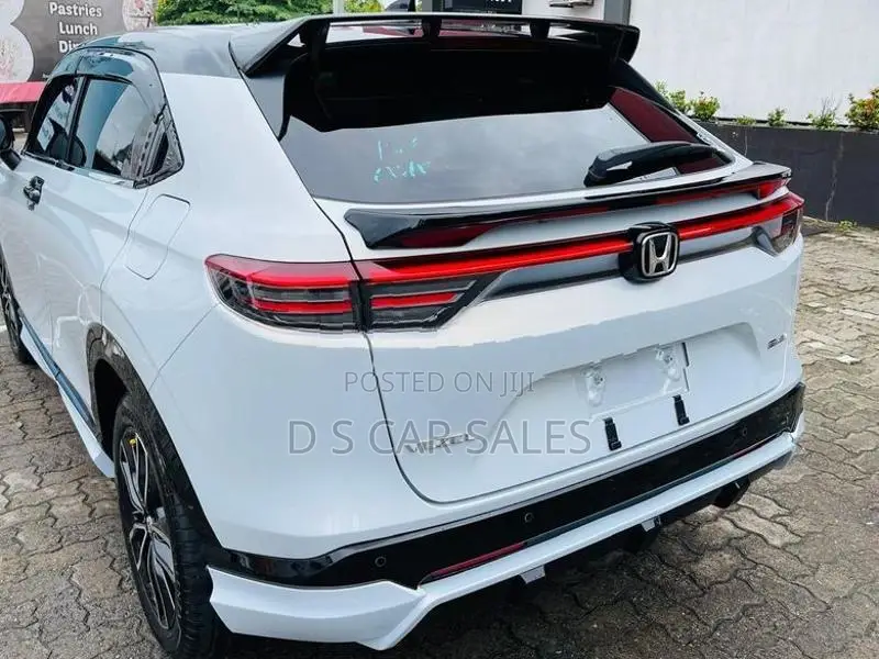 Honda Vezel Z Play Moonroof BKit 2026