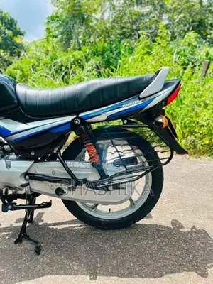 Bajaj CT100 2023