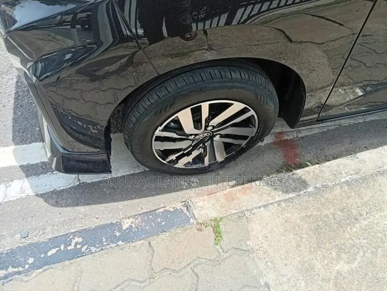 Toyota Roomy GS Custom 2025