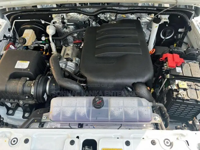 Mahindra Thar Roxx AX7L P RWD 2025