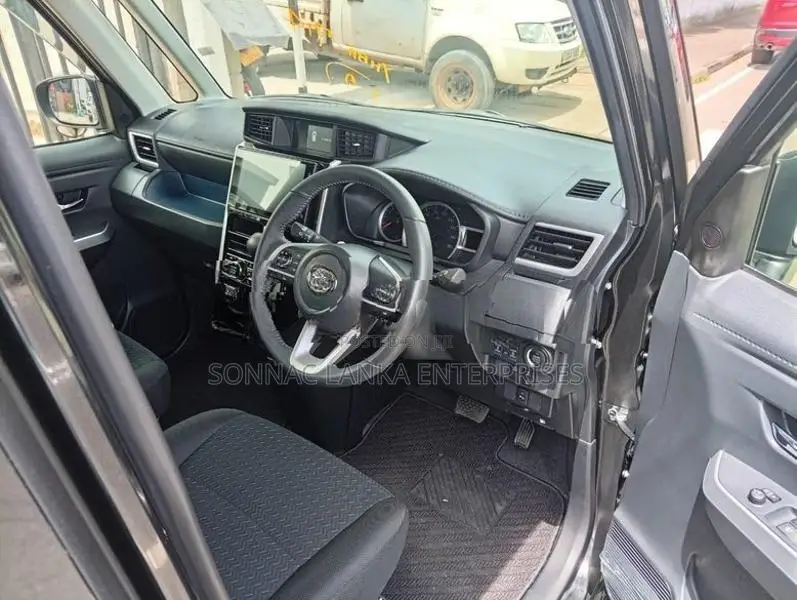 Toyota Roomy GS Custom 2025