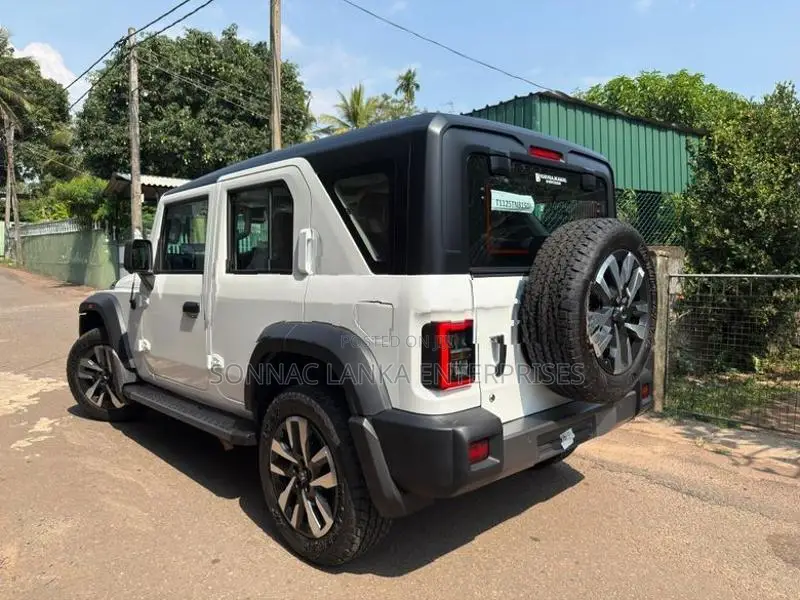 Mahindra Thar Roxx AX7L P RWD 2025