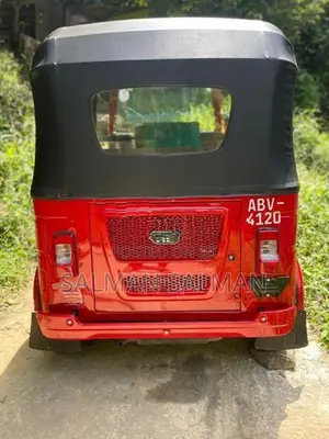 Bajaj RE 2025