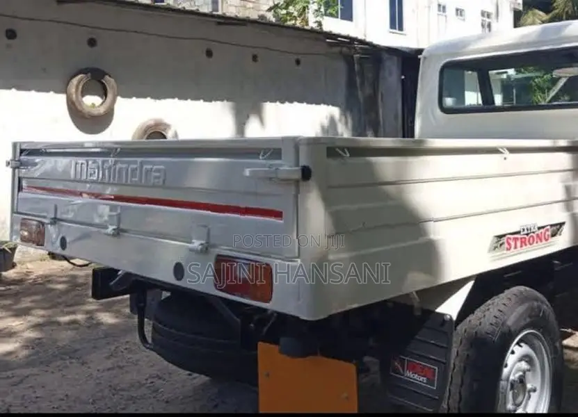 Mahindra Bolero Half Body