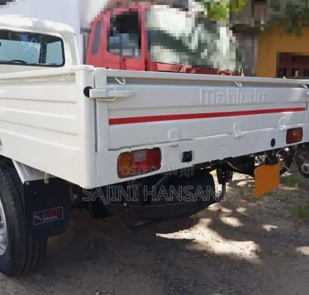 Mahindra Bolero Half Body