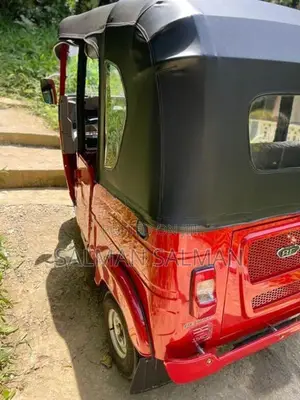Bajaj RE 2025
