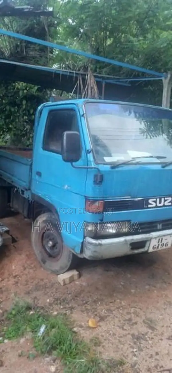 Isuzu 150 LF 1982