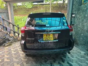 Toyota Vanguard 7 Seater 2010