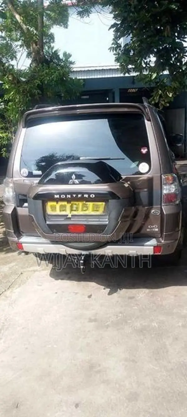 Mitsubishi Montero 2015