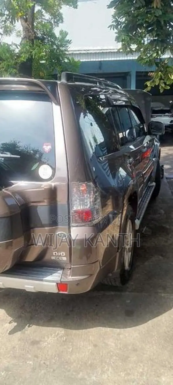Mitsubishi Montero 2015