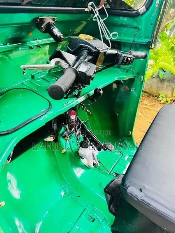 Bajaj RE 2008