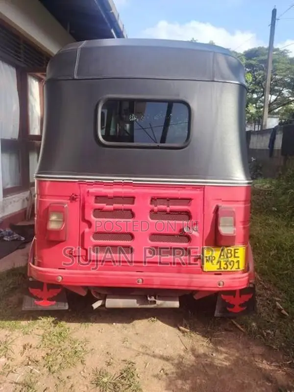 Bajaj RE 2015