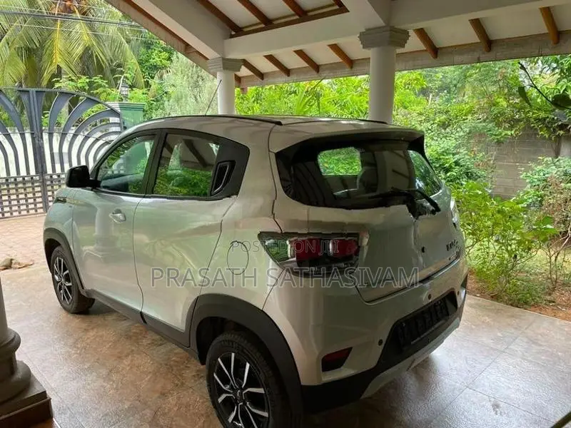 Mahindra KUV 100 2023