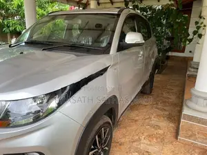 Mahindra KUV 100 2023