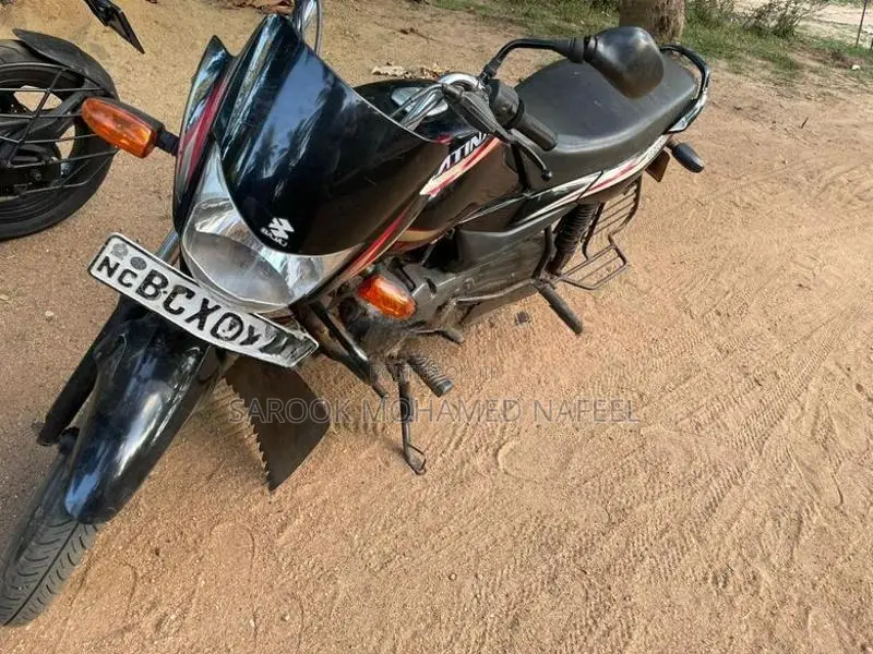 Bajaj Platina 100 2015