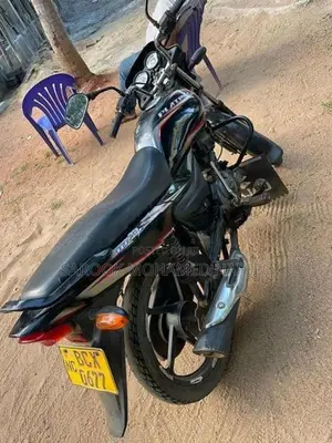Bajaj Platina 100 2015