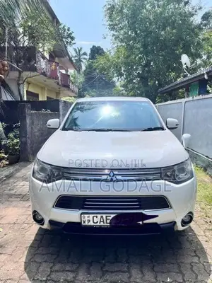Mitsubishi Outlander 2016