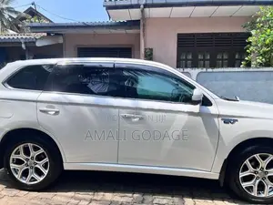 Mitsubishi Outlander 2016