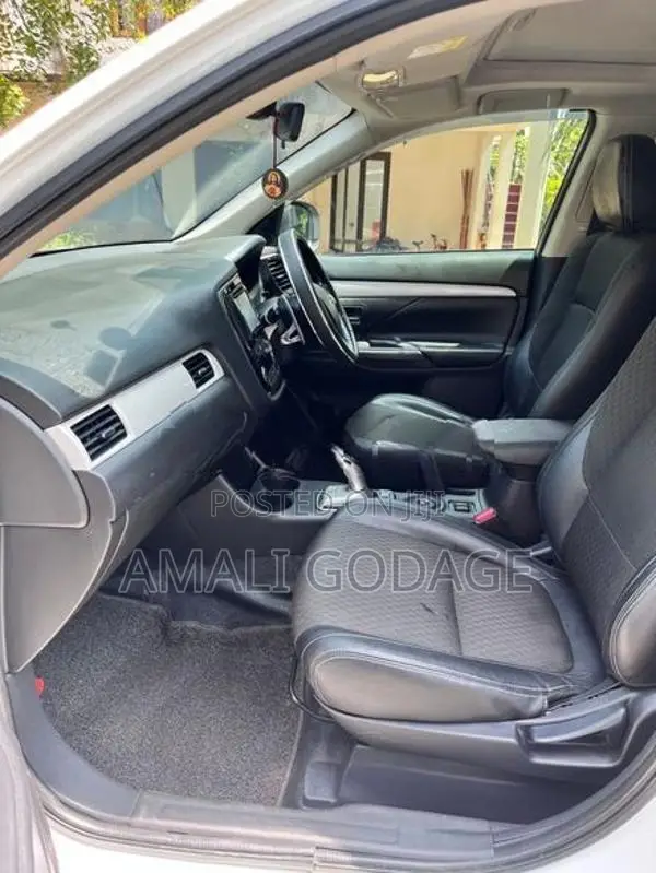 Mitsubishi Outlander 2016