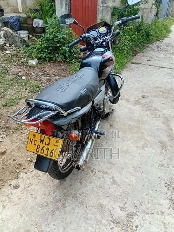 Bajaj CT100 2010