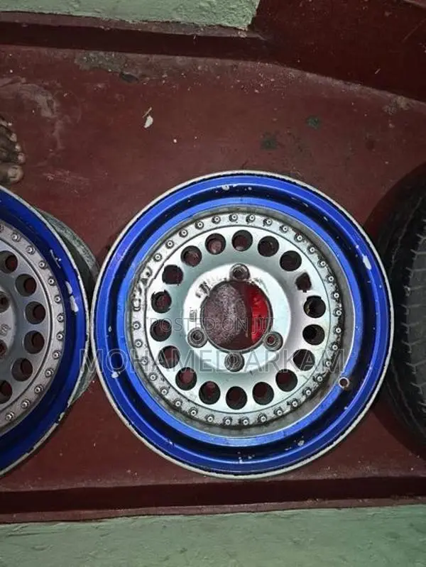 15 Inches 6 Hold Alloy Wheels