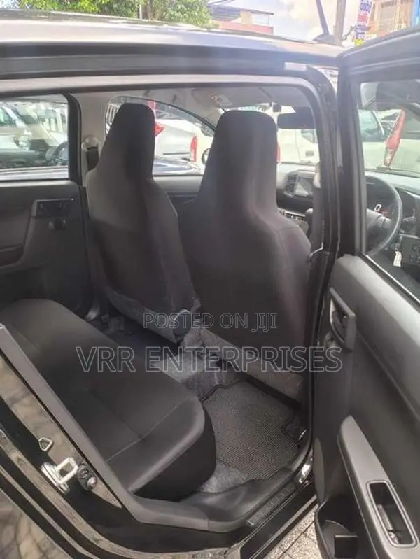 Daihatsu Mira 2024