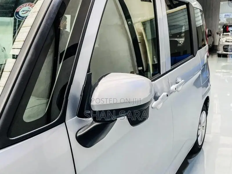 Toyota Roomy X 2023