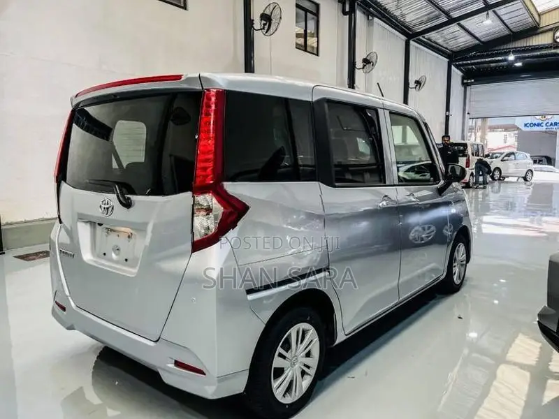 Toyota Roomy X 2023
