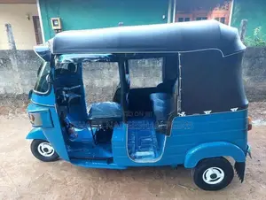 Bajaj RE 205 2013