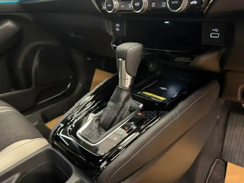 Honda Vezel Z PLAY MOON ROOF 2026