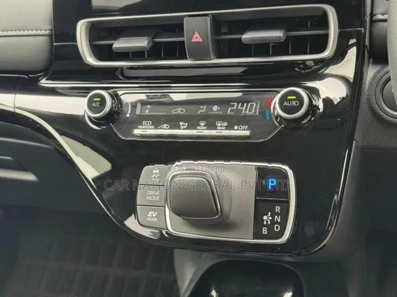 Toyota Aqua Grade G 2025