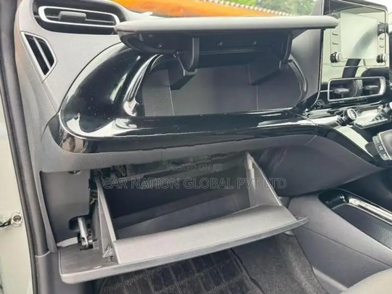 Toyota Aqua Grade G 2025
